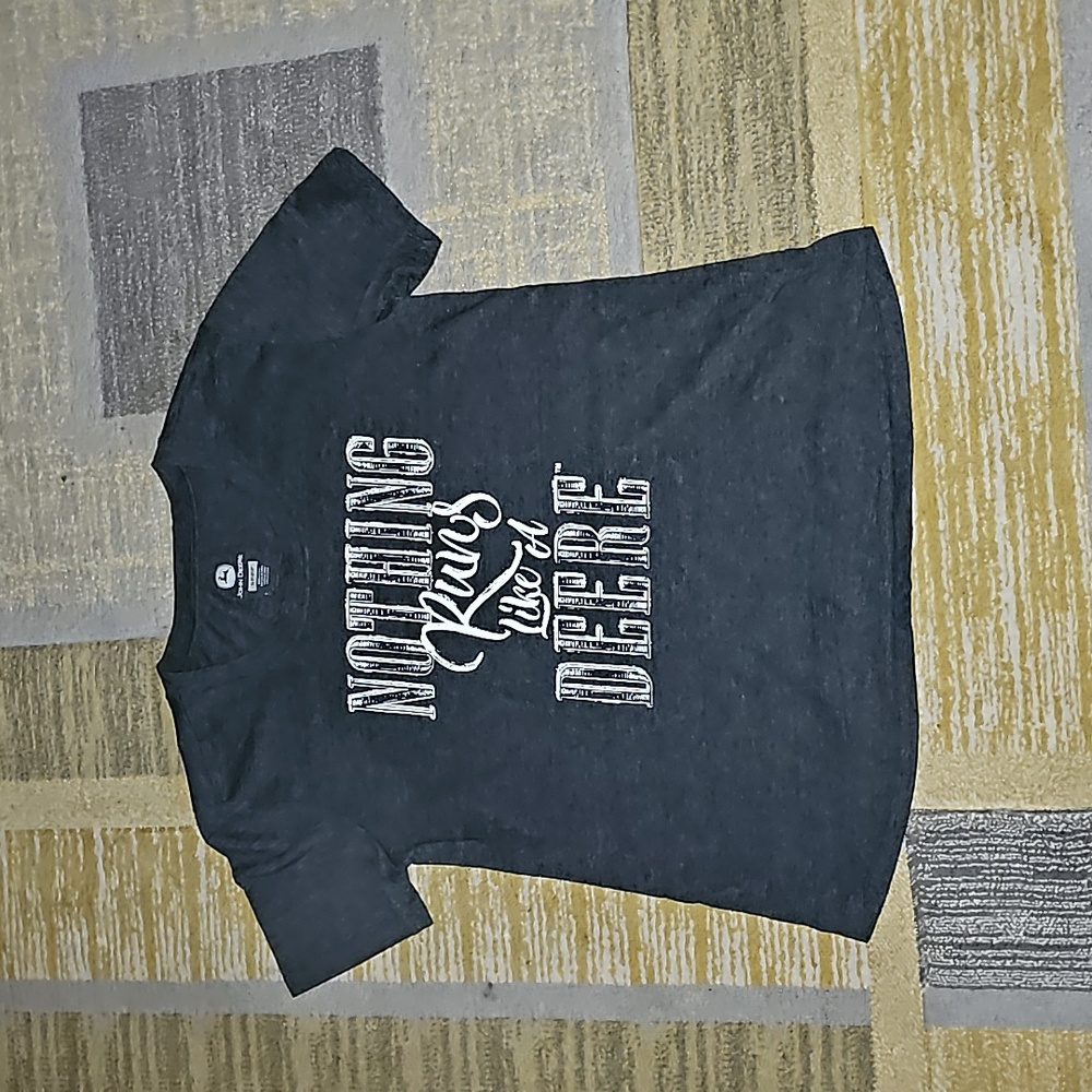 Womens, John Deere shirt, size S, Like New, high low, p2p 20", dark gray
